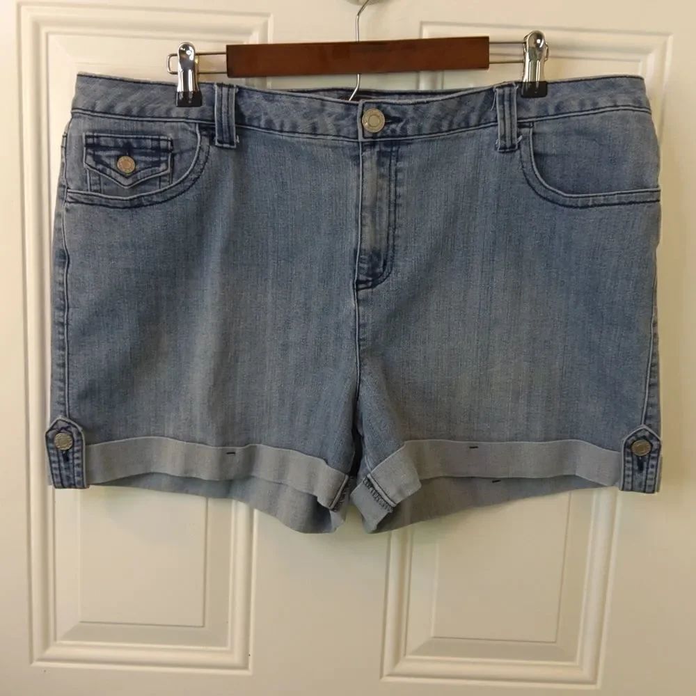 Duck head woman blue denim five pocket cuffed jeans